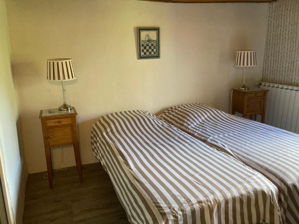 Bed and Breakfast Le Bois Du Four Arfeuilles Екстер'єр фото